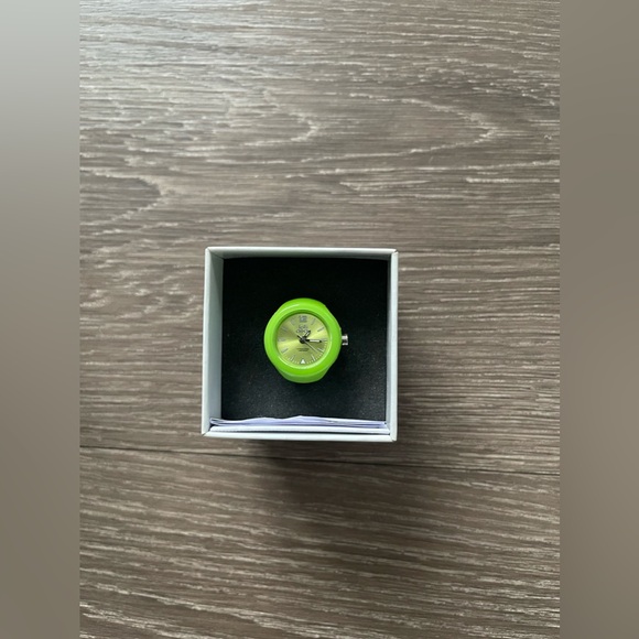 Lolliclock Ring Clock- Light Green - Picture 4 of 6
